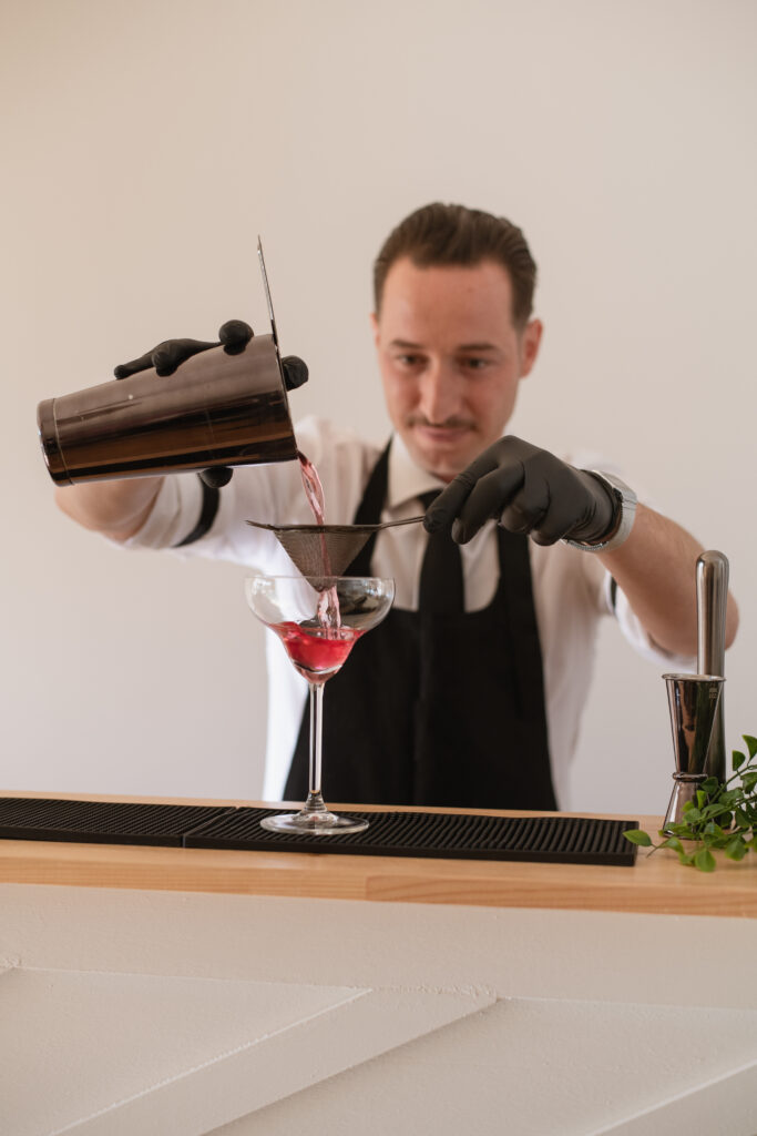 Bar à cocktail mobile personnalisation partout en France et dans le golf de St Tropez