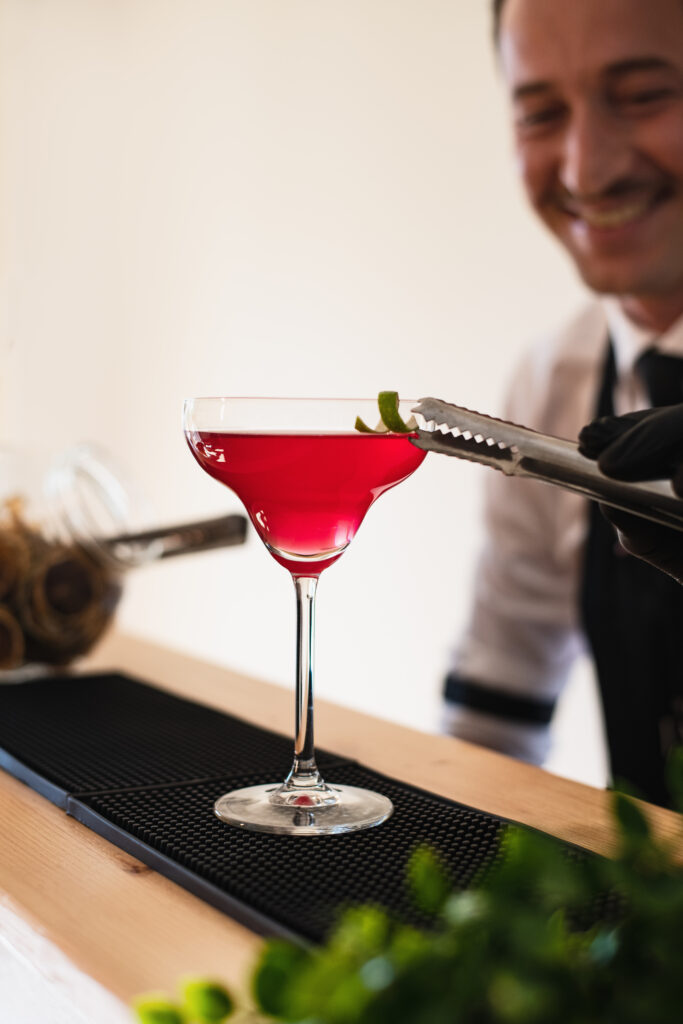 Bar à cocktail mobile et personnalisable sur Lyon et St tropez